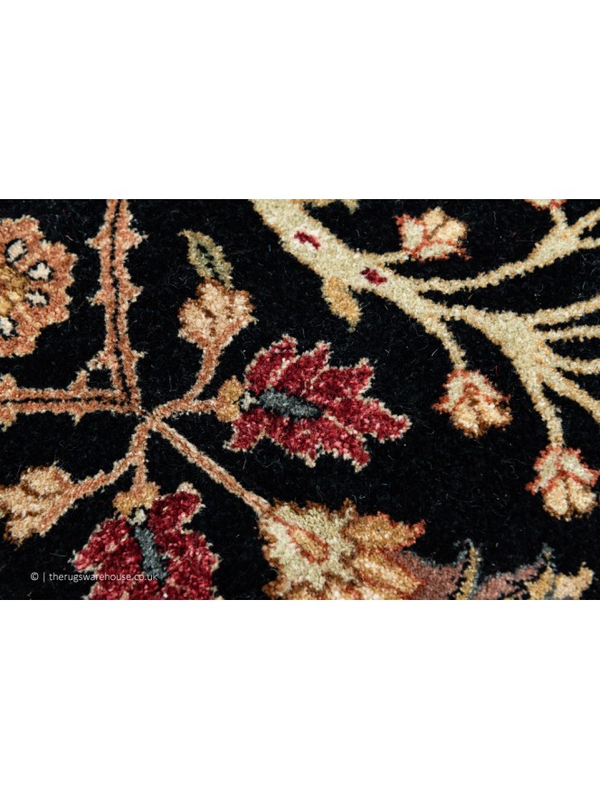 Fine Classic Black Rug - 7